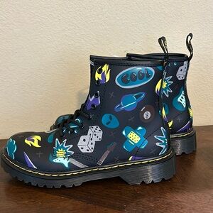 Dr. Martens Airwair Sticker Boot/shoe Size 3 New #1460